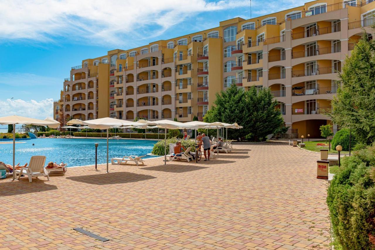 Menada Grand Resort Apartments Aheloy Exterior photo