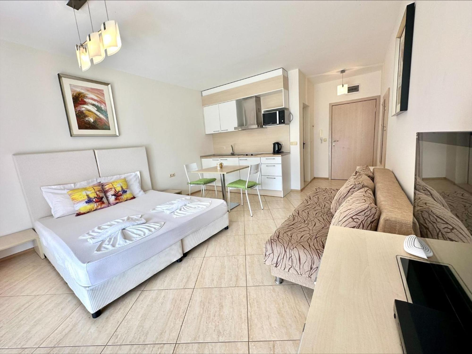 Menada Grand Resort Apartments Aheloy Room photo